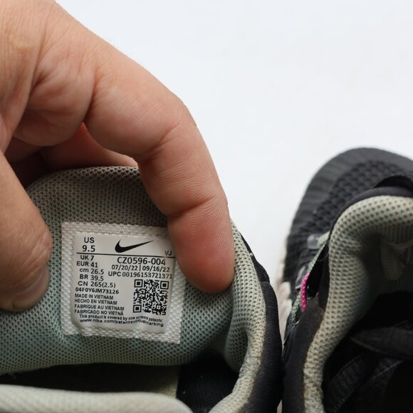 Nike Free Metcon 4 Women's Size 9.5 Black Running Athletic Sneakers CZ0596-004 - Picture 3 of 10